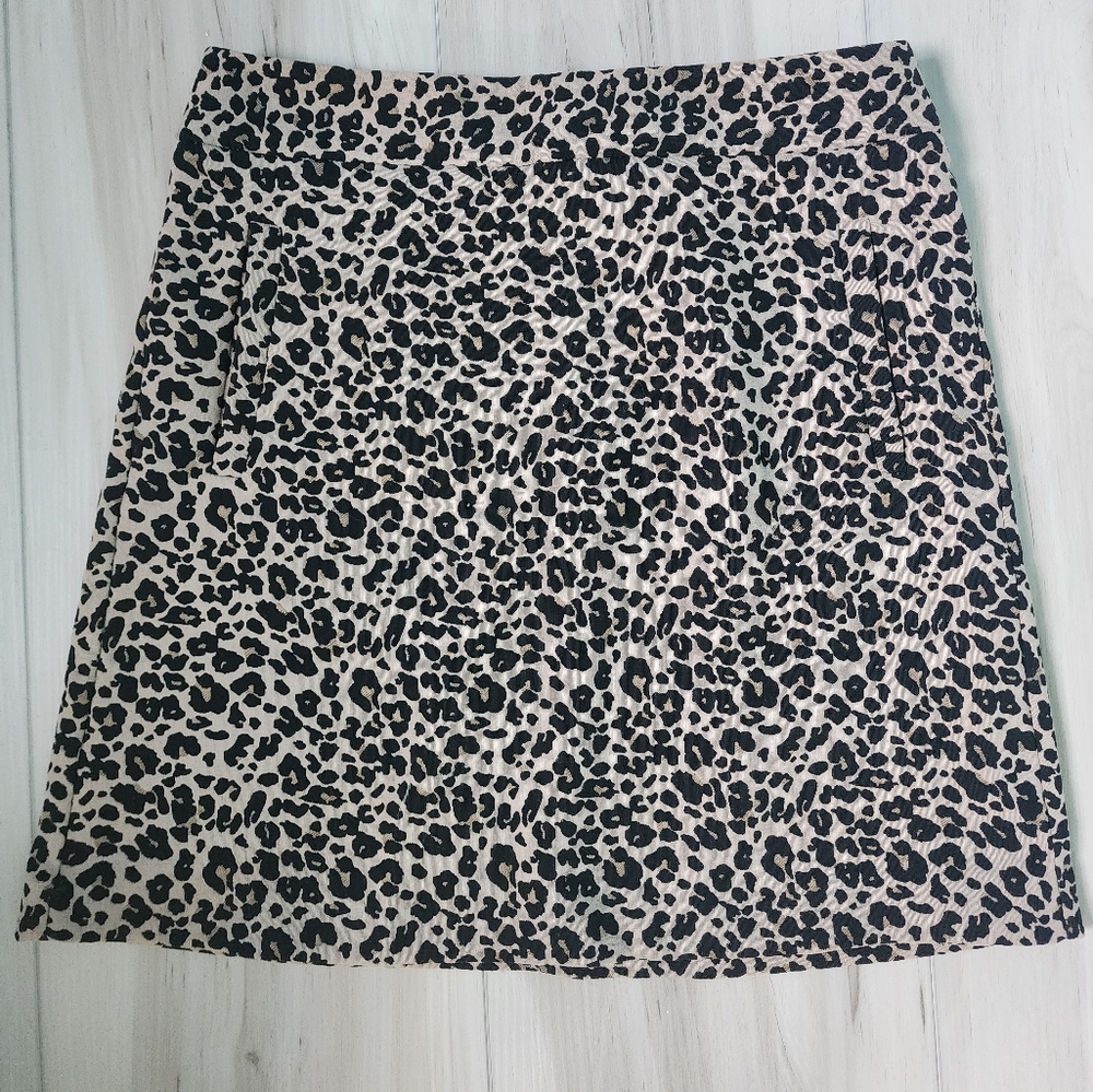 Size 4 leopard Loft mini skirt